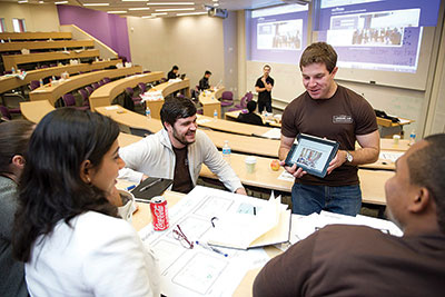 Cutting-Edge Tech Gives Students an Orientation in Experiential Learning